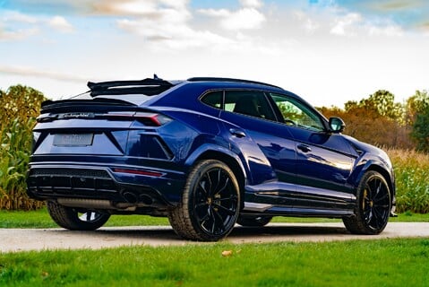 Lamborghini Urus 4