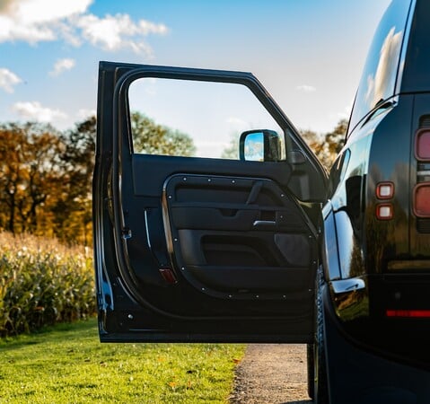 Land Rover Defender HARD TOP 1