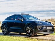 Porsche Macan 4 Electric 2