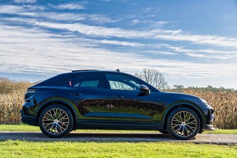 Porsche Macan 4 Electric 3