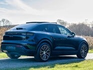 Porsche Macan 4 Electric 4