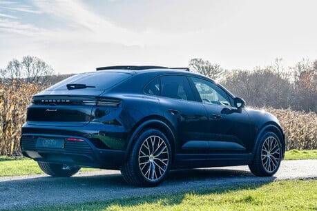 Porsche Macan 4 Electric