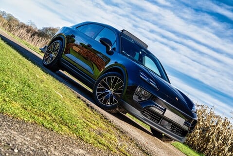 Porsche Macan 4 Electric 19