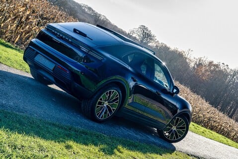 Porsche Macan 4 Electric 20