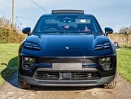 Porsche Macan 4 Electric 21