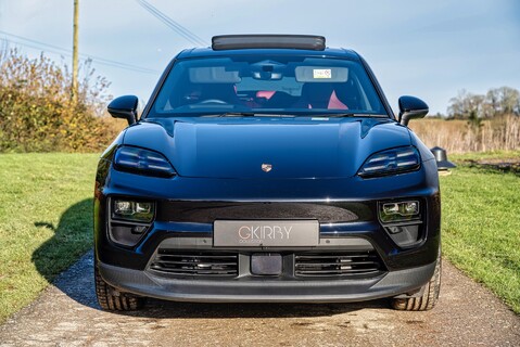 Porsche Macan 4 Electric 21