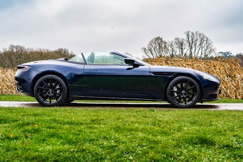 Aston Martin DB11 V8 VOLANTE 3