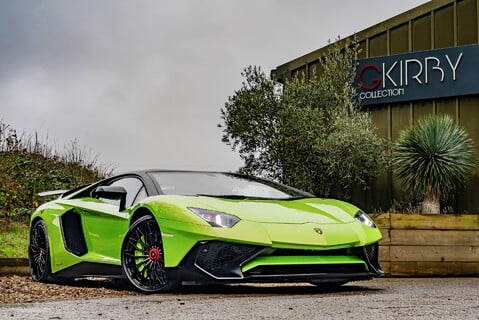 Lamborghini Aventador V12 1