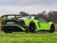 Lamborghini Aventador V12 4