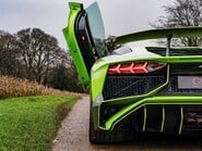 Lamborghini Aventador V12 7