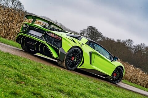 Lamborghini Aventador V12 20