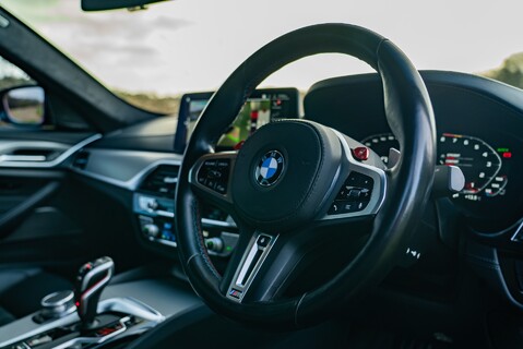 BMW M5 COMPETITION 12