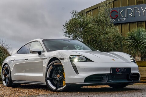 Porsche Taycan TURBO S 1