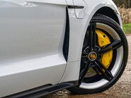 Porsche Taycan TURBO S 6