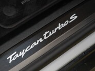 Porsche Taycan TURBO S 15