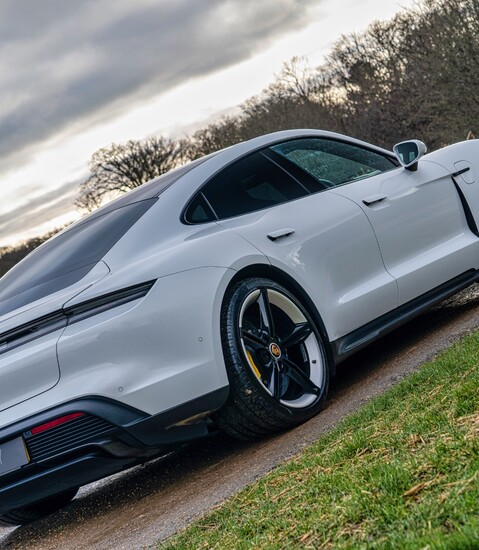 Porsche Taycan TURBO S 1