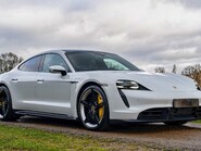 Porsche Taycan TURBO S 2