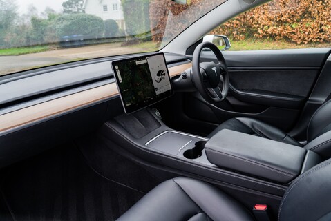 Tesla Model 3 PERFORMANCE 8
