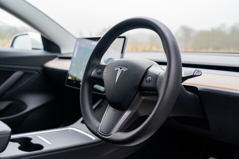 Tesla Model 3 PERFORMANCE 12