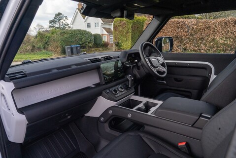 Land Rover Defender 90 Obsidian WideTrak D250 S Hardtop 8