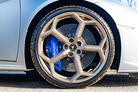Lamborghini Huracan LP640-4 EVO Coupe 5