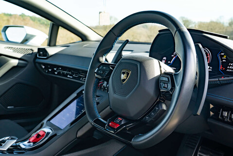 Lamborghini Huracan LP640-4 EVO Coupe 13