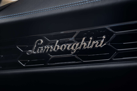 Lamborghini Huracan LP640-4 EVO Coupe 17