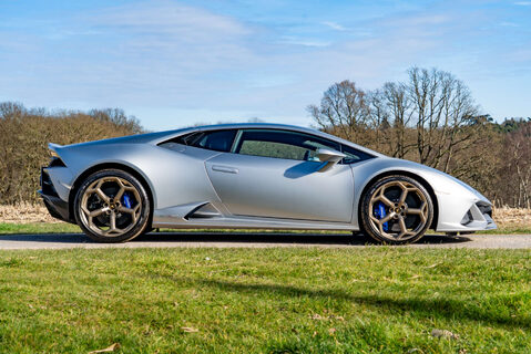 Lamborghini Huracan LP640-4 EVO Coupe 2