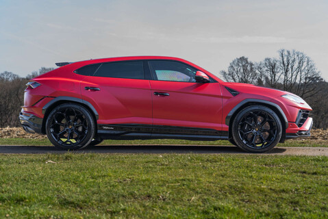 Lamborghini Urus PERFORMANTE 3