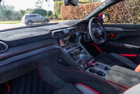 Lamborghini Urus PERFORMANTE 7