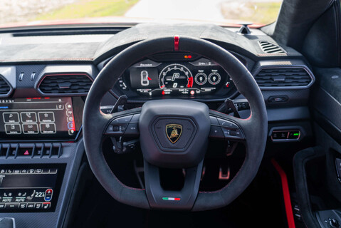 Lamborghini Urus PERFORMANTE 10