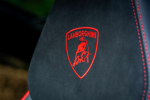 Lamborghini Urus PERFORMANTE 30