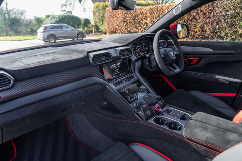 Lamborghini Urus PERFORMANTE 8