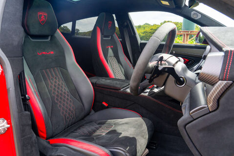 Lamborghini Urus PERFORMANTE 11