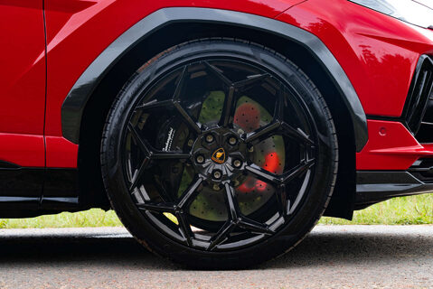 Lamborghini Urus PERFORMANTE 5