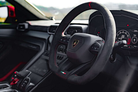 Lamborghini Urus PERFORMANTE 14