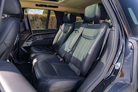 Land Rover Range Rover P530 First Edition 21