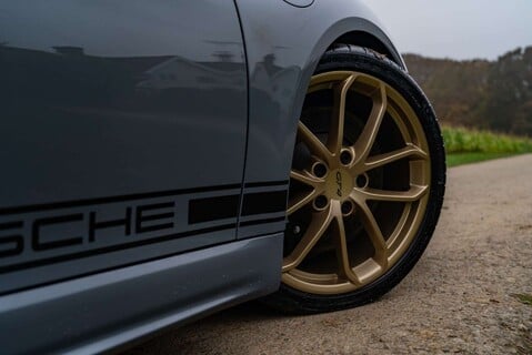 Porsche 718 GT4 PDK 5