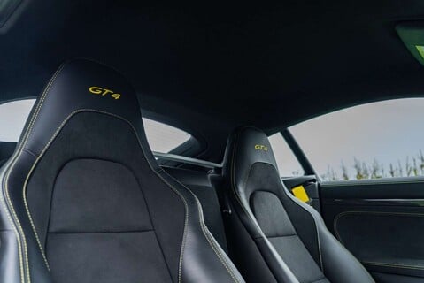 Porsche 718 GT4 PDK 10
