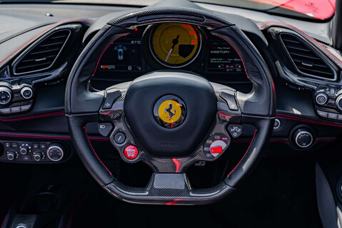 Ferrari 488 Spider 12