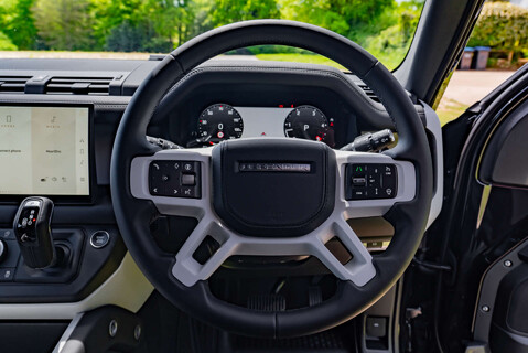 Land Rover Defender 3.0 D250 X-Dynamic HSE Hard Top 12