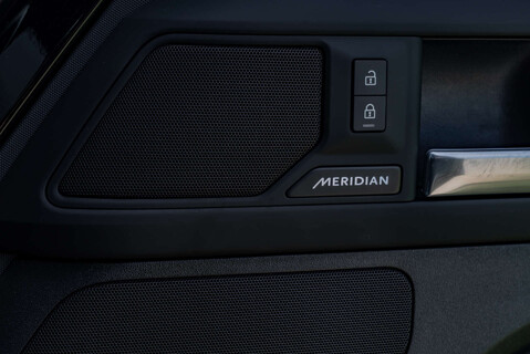 Land Rover Defender 3.0 D250 X-Dynamic HSE Hard Top 16