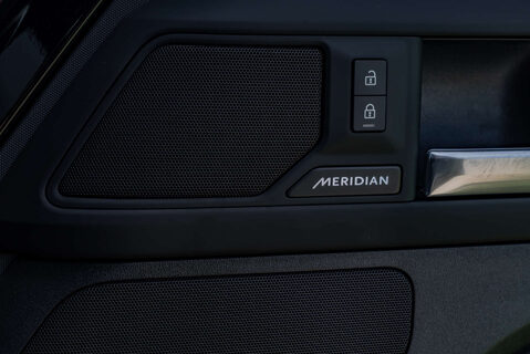 Land Rover Defender 3.0 D250 X-Dynamic HSE Hard Top Obsidian 16