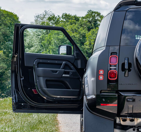 Land Rover Defender D350 X-Dynamic HSE Hardtop 1