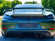 Porsche 718 Cayman GT4 PDK 21