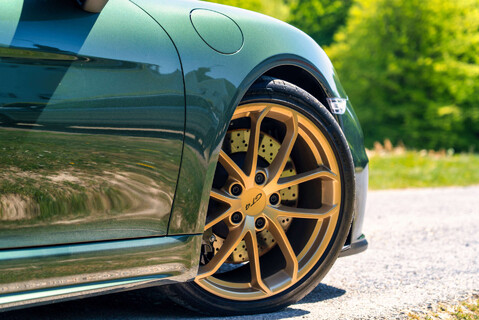 Porsche 718 Cayman GT4 PDK 6