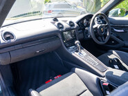 Porsche 718 Cayman GT4 PDK 8