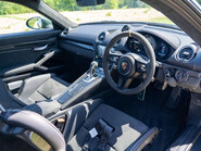 Porsche 718 Cayman GT4 PDK 9