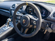Porsche 718 Cayman GT4 PDK 12