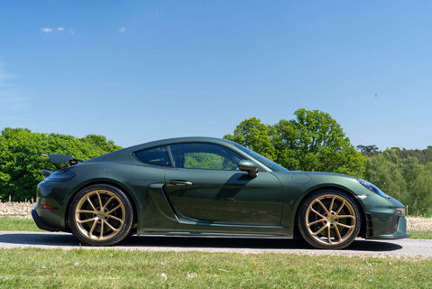 Porsche 718 Cayman GT4 PDK 3